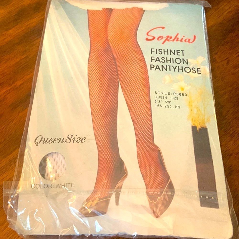 NIP Sophia fishnet fashion pantyhose in white Queen size 5’3-5’9 165-250